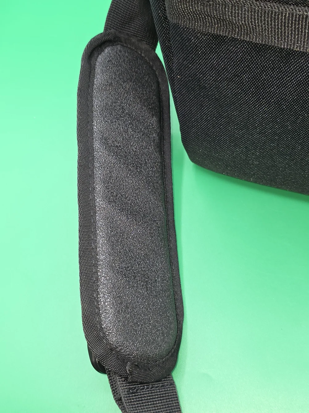 Canon Medium Camera Bag – Sleek Black & MINT Condition!